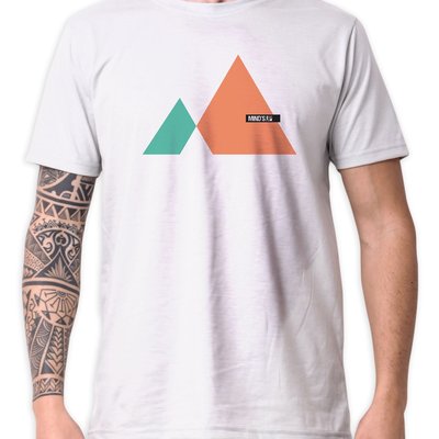 Camiseta Tshirt Estampada Triângulo Duplo